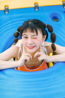《为你逆光而来》